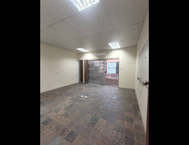 526M² OFFICE FOR SALE IN SASOLBURG CENTRAL